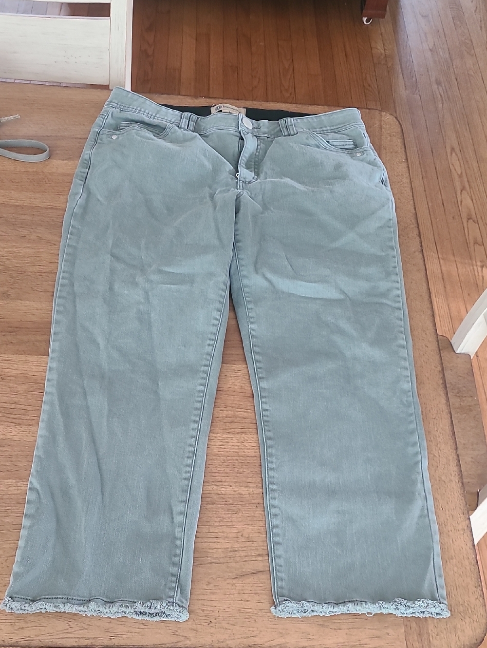 Democracy Straight-Leg Frayed Hem Jeans in Sage, 16